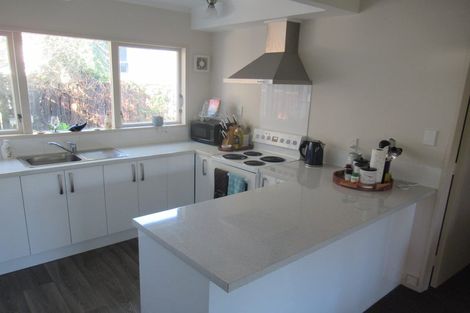 Photo of property in 16 Montana Road, Totara Park, Upper Hutt, 5018