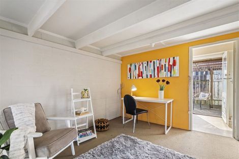 Photo of property in 2/32 Opaheke Road, Papakura, 2110