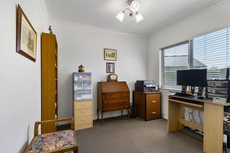 Photo of property in 13 Tararua Crescent, Carterton, 5713