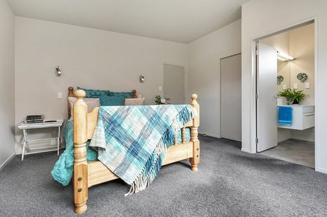 Photo of property in 96a Eskdale Road, Birkdale, Auckland, 0626