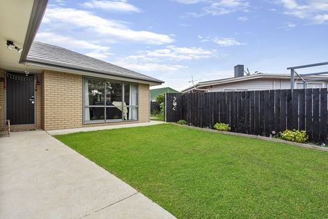 Photo of property in 17 Old Wairoa Road, Papakura, 2110