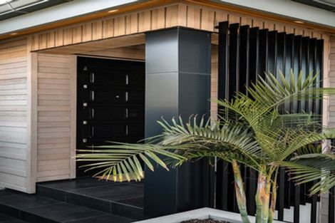 Photo of property in 1/60 Milford Road, Milford, Auckland, 0620