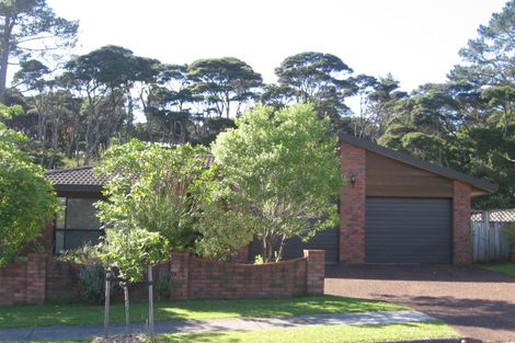 Photo of property in 29 Woodfern Crescent, Titirangi, Auckland, 0604