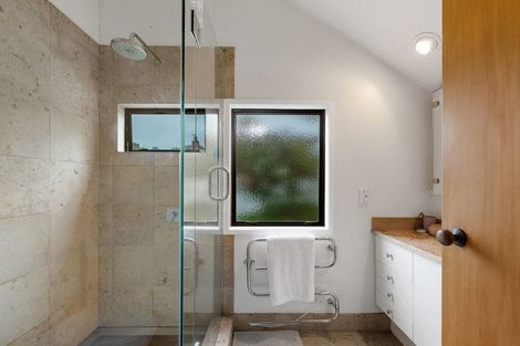 Photo of property in 1/18 The Esplanade, Castor Bay, Auckland, 0620