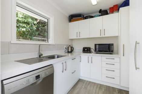 Photo of property in 28 Cashmere Drive, Fitzherbert, Palmerston North, 4410