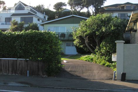 Photo of property in 23 Sunset Parade, Plimmerton, Porirua, 5026