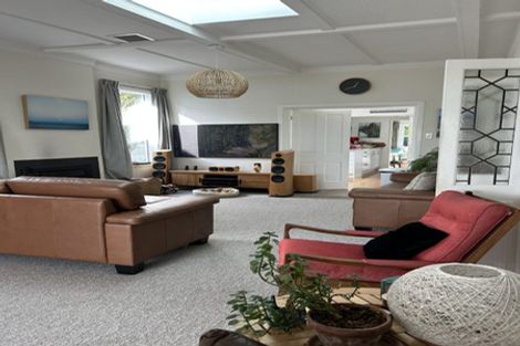 Photo of property in 13 Marine Parade, Eastbourne, Lower Hutt, 5013