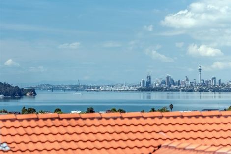 Photo of property in 28a Luckens Road, West Harbour, Auckland, 0618