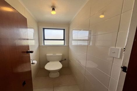 Photo of property in 72 Kelman Road, Kelston, Auckland, 0602