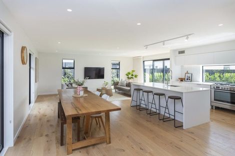 Photo of property in 7 Winning Post Place, Halswell, Christchurch, 8025