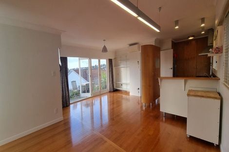 Photo of property in 2/17 Bevyn Street, Castor Bay, Auckland, 0620
