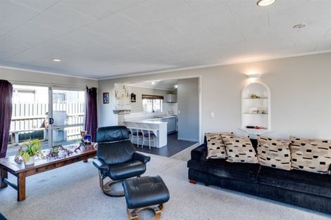 Photo of property in 16 Townshend Crescent, Greenmeadows, Napier, 4112