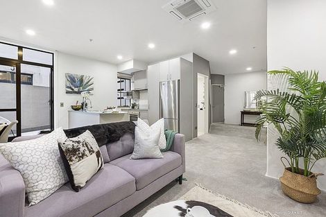 Photo of property in The Quay, 2/332b2 Lambton Quay, Wellington Central, Wellington, 6011