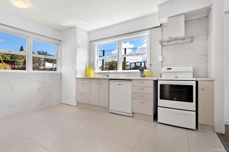 Photo of property in 34 Kohekohe Street, New Lynn, Auckland, 0600