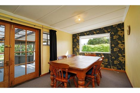 Photo of property in 33 Clifden Highway, Tuatapere, 9620