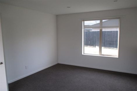 Photo of property in 17 Conie Glen Lane, Broomfield, Christchurch, 8042