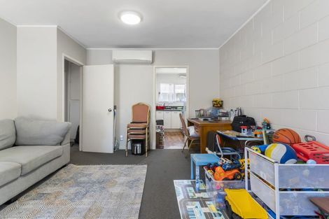 Photo of property in 2/46 School Road, Morningside, Auckland, 1021