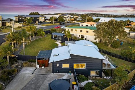 Photo of property in 63 Ardern Avenue, Stanmore Bay, Whangaparaoa, 0932