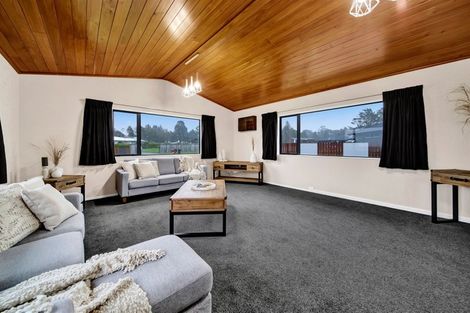 Photo of property in 121 Mercade Close, Stratford, 4332