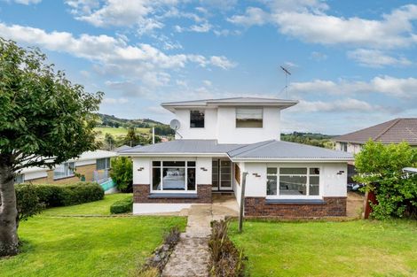 Photo of property in 66 Waldron Crescent, Green Island, Dunedin, 9018