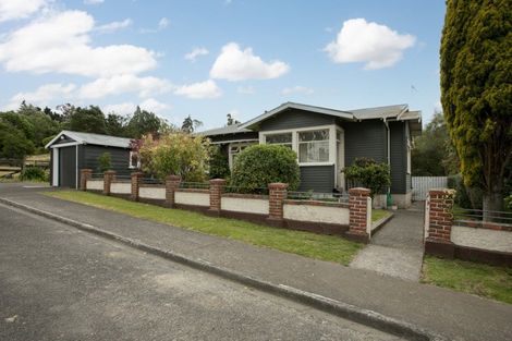 Photo of property in 3 Matthew Street, Waipawa, 4210