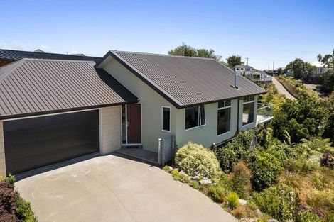 Photo of property in 3 Kapurau Lane, Merrilands, New Plymouth, 4312