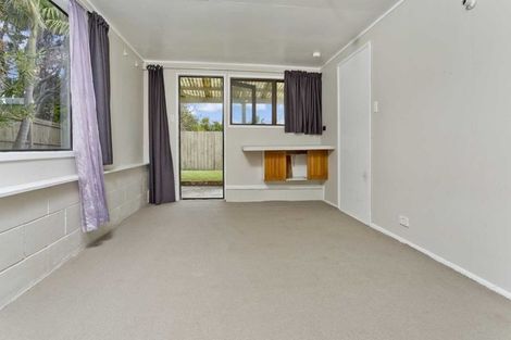 Photo of property in 15 Westwell Road, Belmont, Auckland, 0622