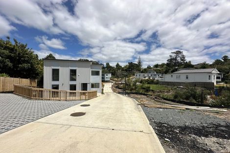 Photo of property in 60 Tiri Tiri Road, Birkdale, Auckland, 0626