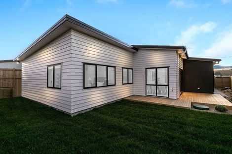Photo of property in 20 Spark Road, Wainui, 0932