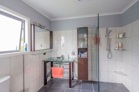 Photo of property in 8a Queenwood Road, Levin, 5510