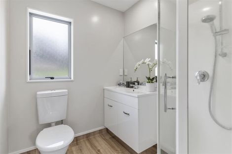 Photo of property in 49f Lancaster Road, Beach Haven, Auckland, 0626