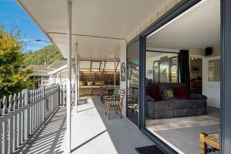 Photo of property in 20a Canterbury Street, Picton, 7220