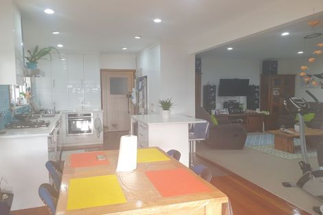 Photo of property in 1/8 Golf Road, New Lynn, Auckland, 0600