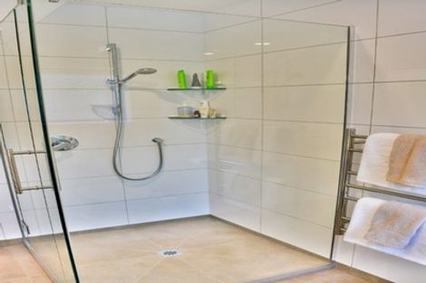 Photo of property in 2/54 Hebron Road, Waiake, Auckland, 0630