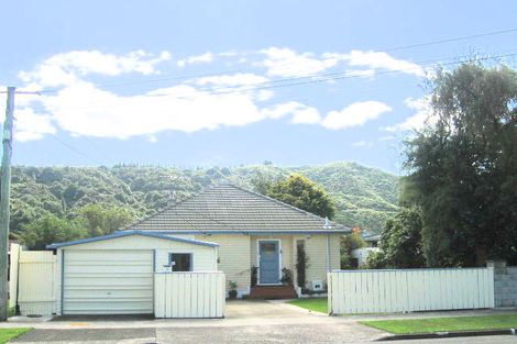 Photo of property in 9 Elm Street, Ebdentown, Upper Hutt, 5018
