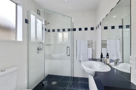 Photo of property in 2 Kemp Lane, Papanui, Christchurch, 8053