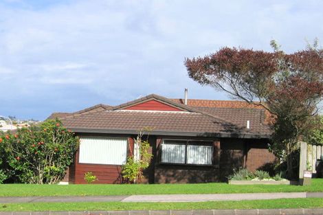 Photo of property in 84 Mirrabooka Avenue, Botany Downs, Auckland, 2010