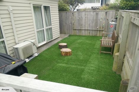 Photo of property in 16 Black Rock Road, Newlands, Wellington, 6037