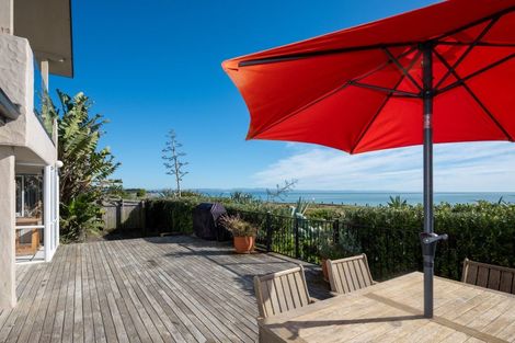 Photo of property in 225 Clifton Road, Te Awanga, 4102