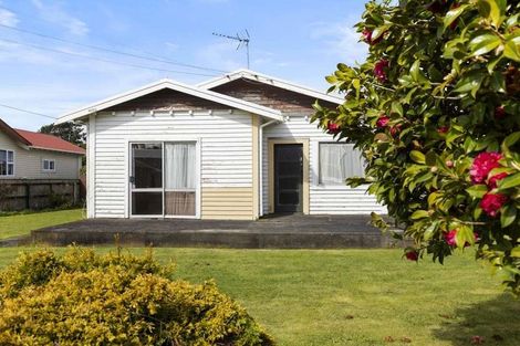 Photo of property in 20 Gladstone Street, Hawera, 4610