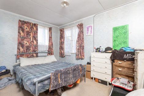 Photo of property in 16 Grant Crescent, Masterton, 5810