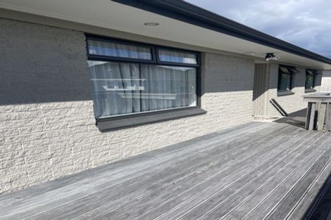 Photo of property in 2/21a Ludlow Terrace, Totara Vale, Auckland, 0627