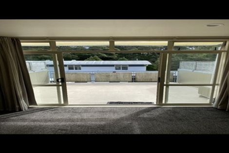 Photo of property in 2f/20 Ian Marwick Place, Birkenhead, Auckland, 0626