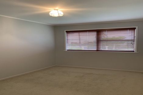 Photo of property in 57 Avonleigh Road, Green Bay, Auckland, 0604