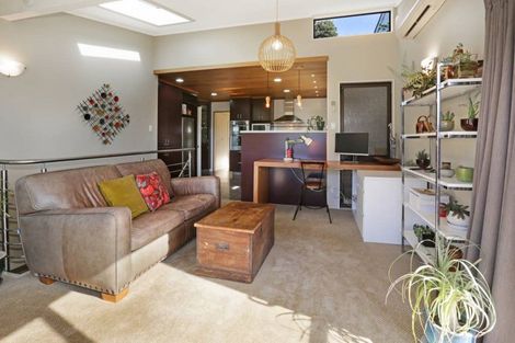 Photo of property in 33 Oak Avenue, Paremata, Porirua, 5024