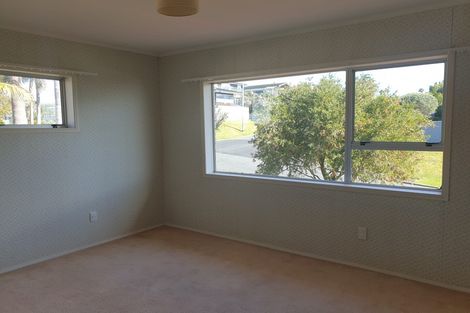 Photo of property in 2/8 Rahopara Street, Castor Bay, Auckland, 0620