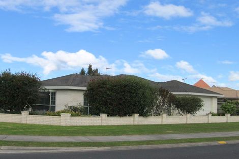 Photo of property in 131 Lakeside Drive, Orewa, 0931