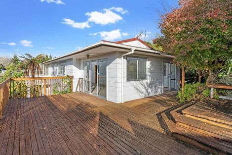 Photo of property in 100 John Downs Drive, Browns Bay, Auckland, 0630
