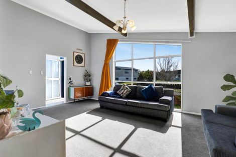 Photo of property in 17 Oberon Street, Stratford, 4332