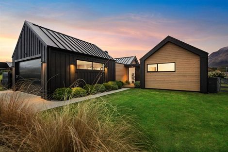 Photo of property in 20 Jacks Point Rise, Jacks Point, Queenstown, 9371